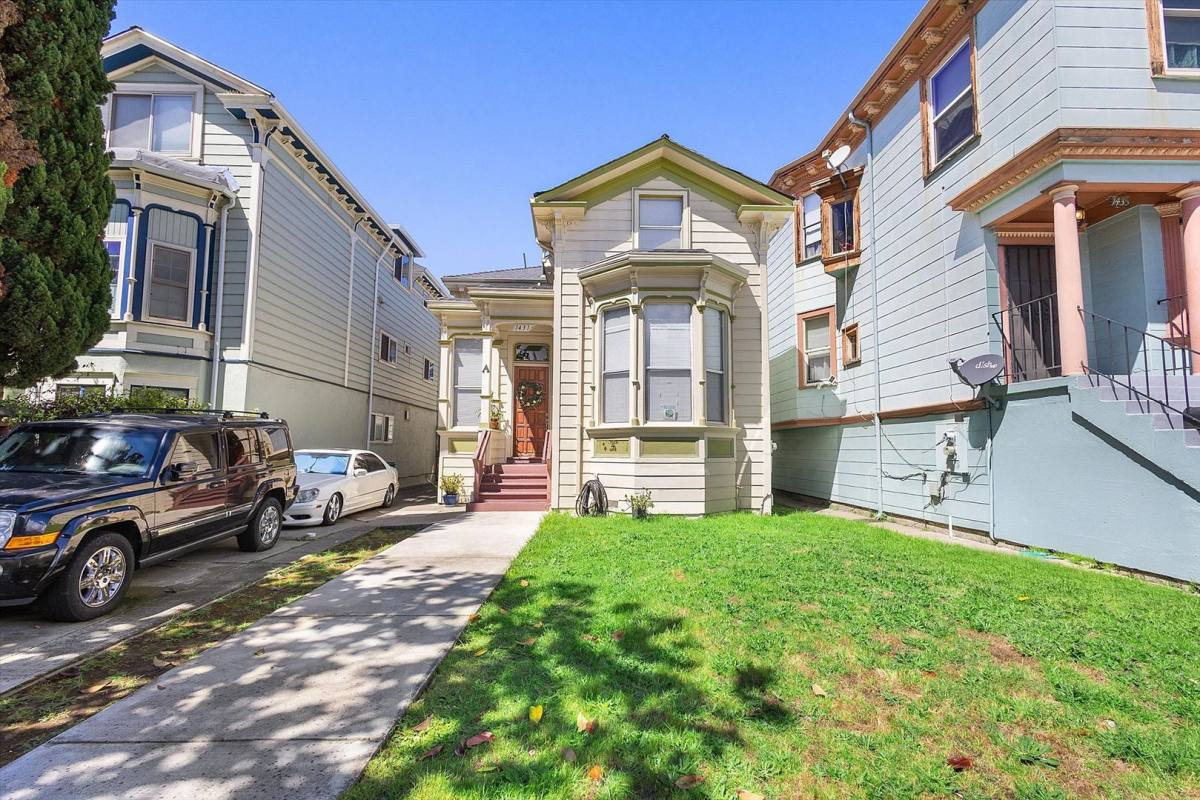 Apartment for rent at 1431 Linden St, Oakland, CA 94607