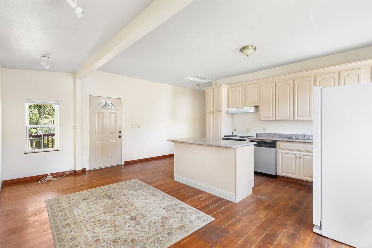 Apartment for rent at 1431 Linden St, Oakland, CA 94607