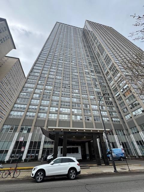 Apartment for rent at 655 W Irving Park Rd #3408, Chicago, IL 60613