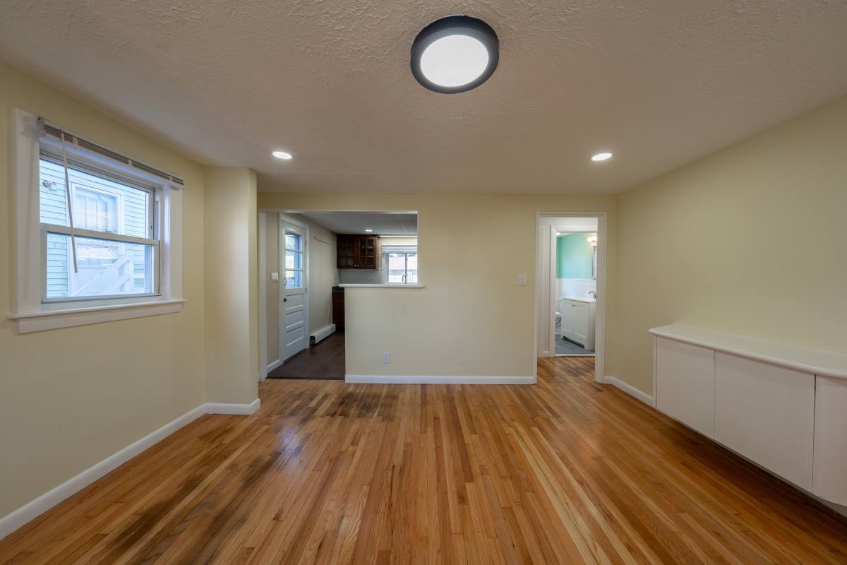 Apartment for rent at 170 Seminole Ave, Waltham, MA 02451