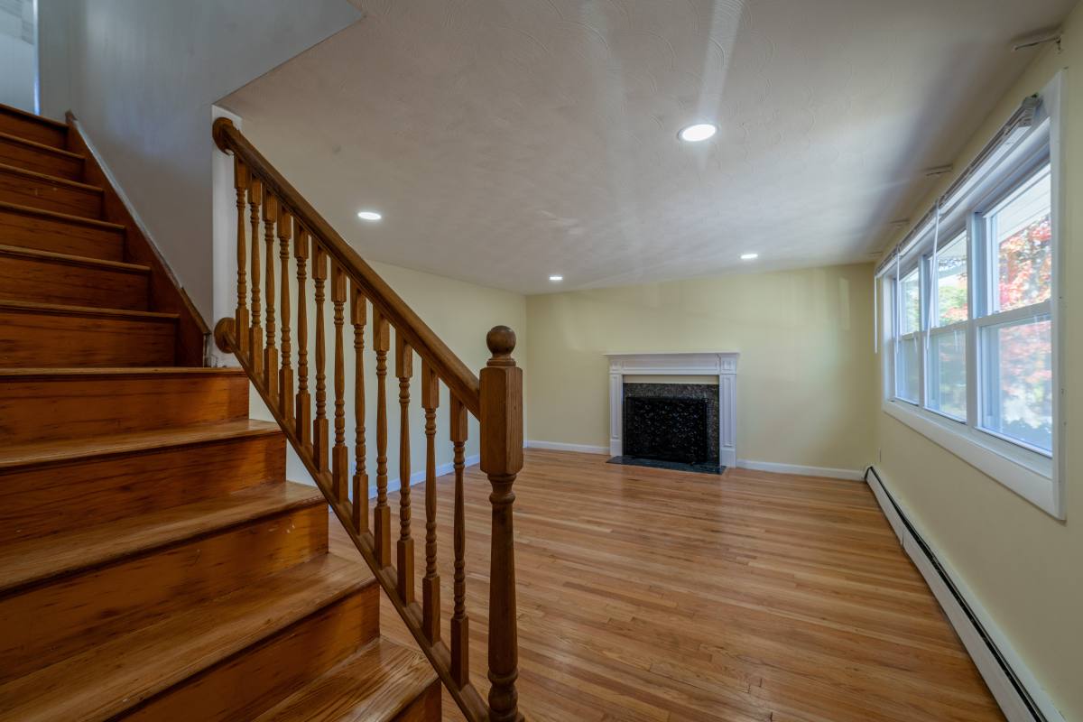 Apartment for rent at 170 Seminole Ave, Waltham, MA 02451