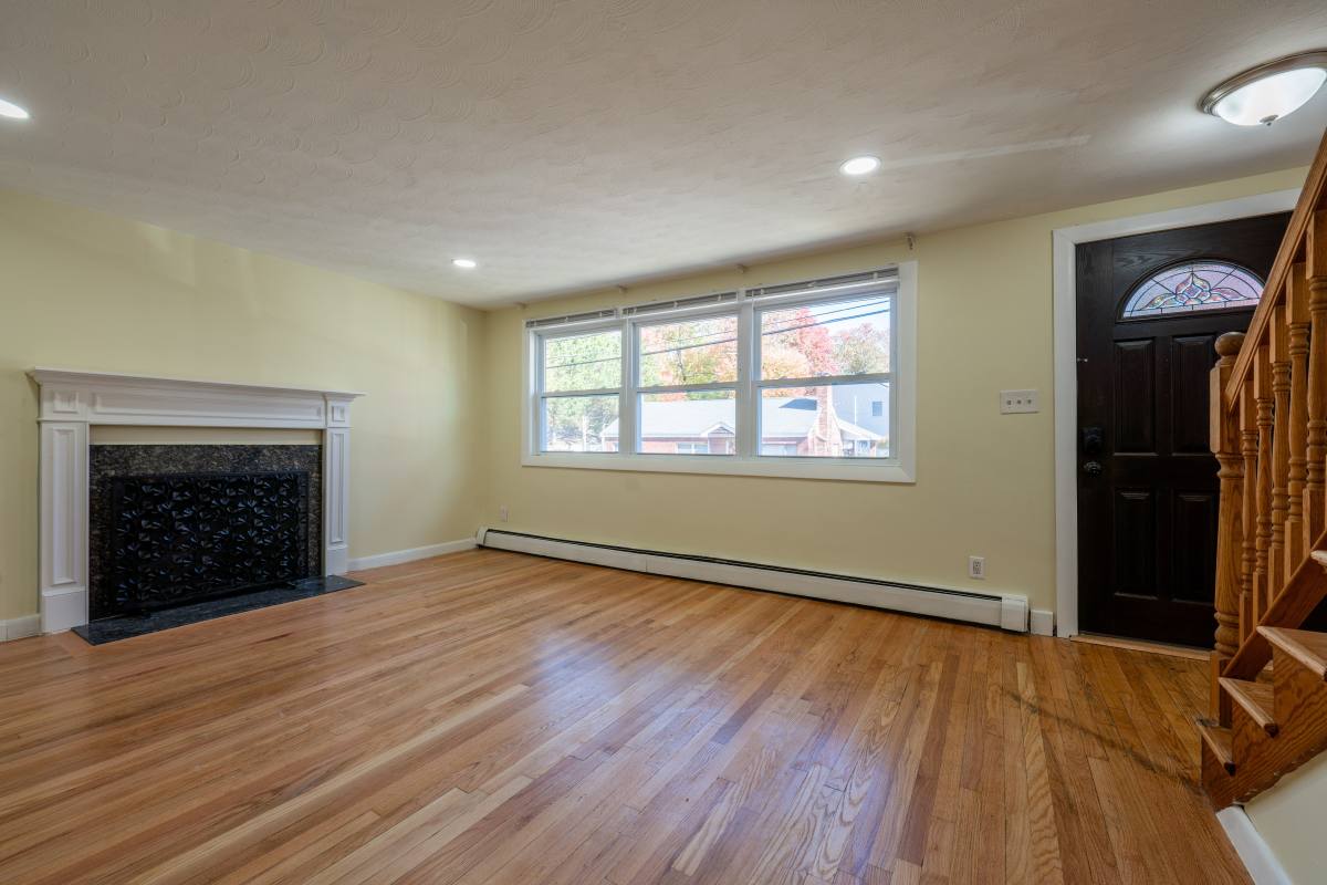 Apartment for rent at 170 Seminole Ave, Waltham, MA 02451