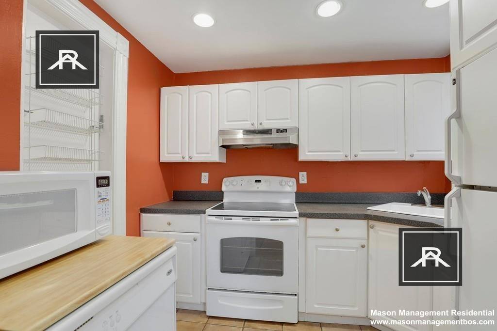 Apartment for rent at 121 Park St #1, Brookline, MA 02446
