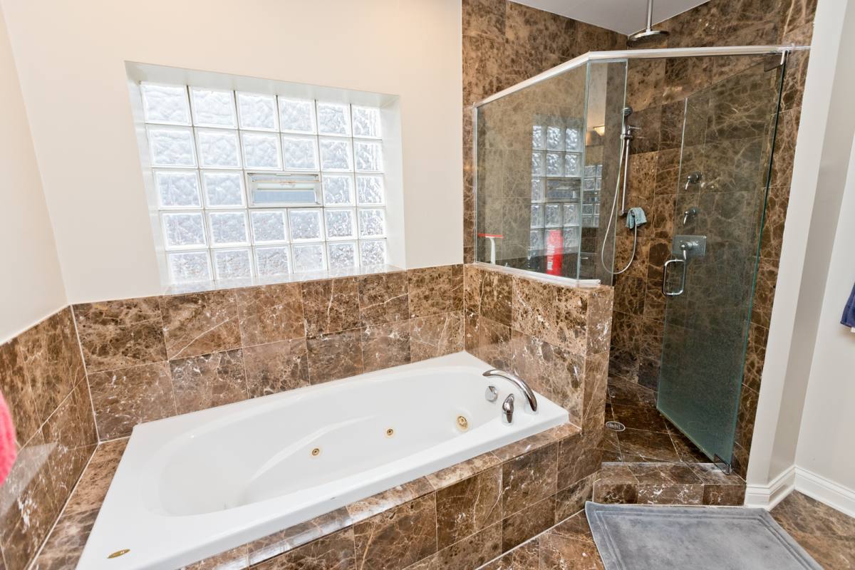 Condo for rent at 2414 W Moffat St #1, Chicago, IL 60647