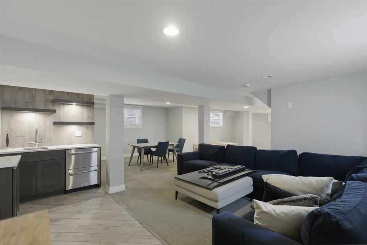 Apartment for rent at 1828 W Berenice Ave, Chicago, IL 60613