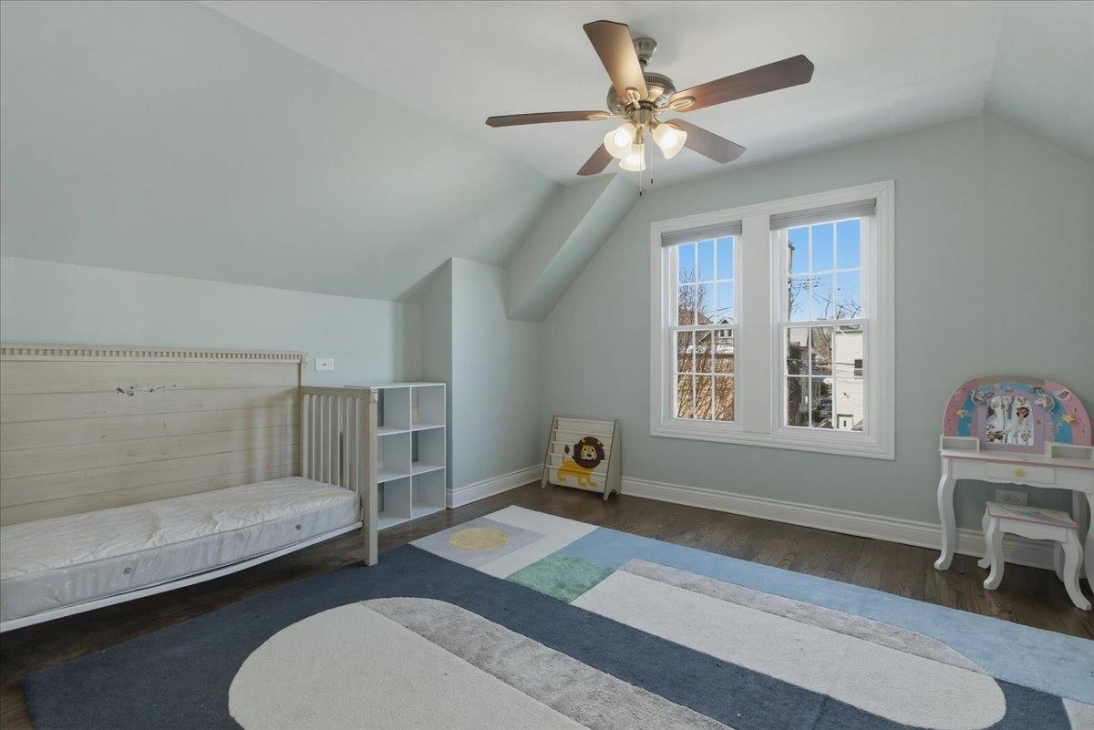 Apartment for rent at 1828 W Berenice Ave, Chicago, IL 60613