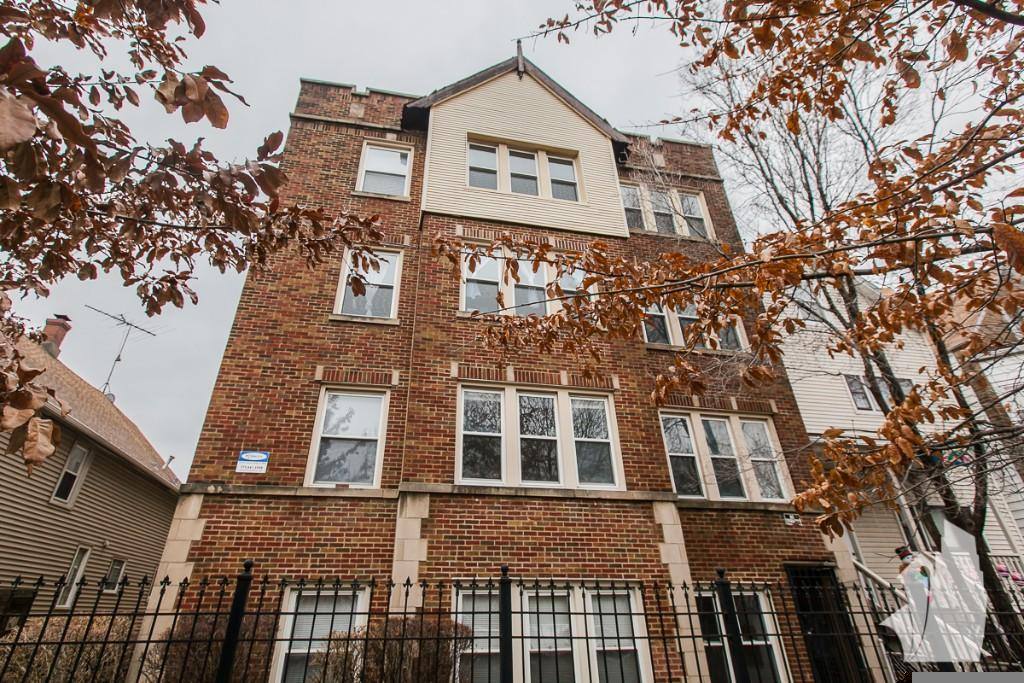 Apartment for rent at 2946 N Albany Ave #1W, Chicago, IL 60618