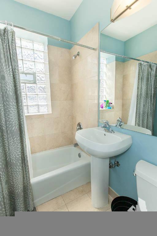 Apartment for rent at 4865 N Hermitage Ave #1W, Chicago, IL 60640