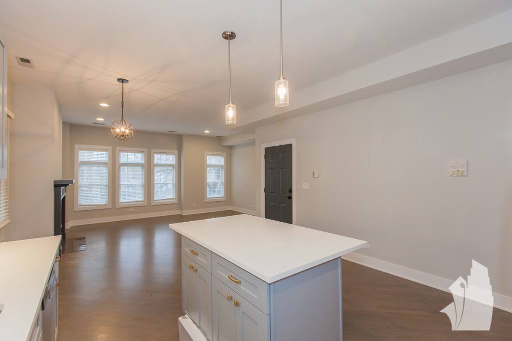 Apartment for rent at 2737 N Wayne Ave #1N, Chicago, IL 60614