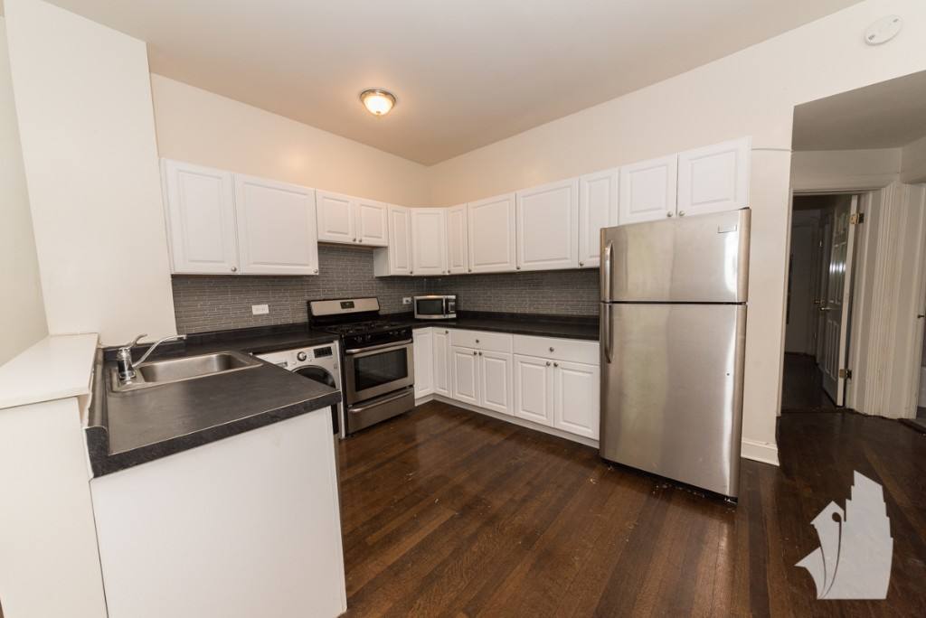 Apartment for rent at 3709 N Hoyne Ave #3, Chicago, IL 60618