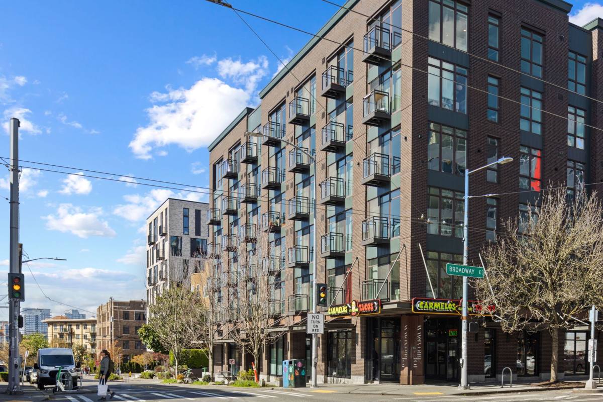Apartment for rent at 840 E Denny Way, Seattle, WA 98122