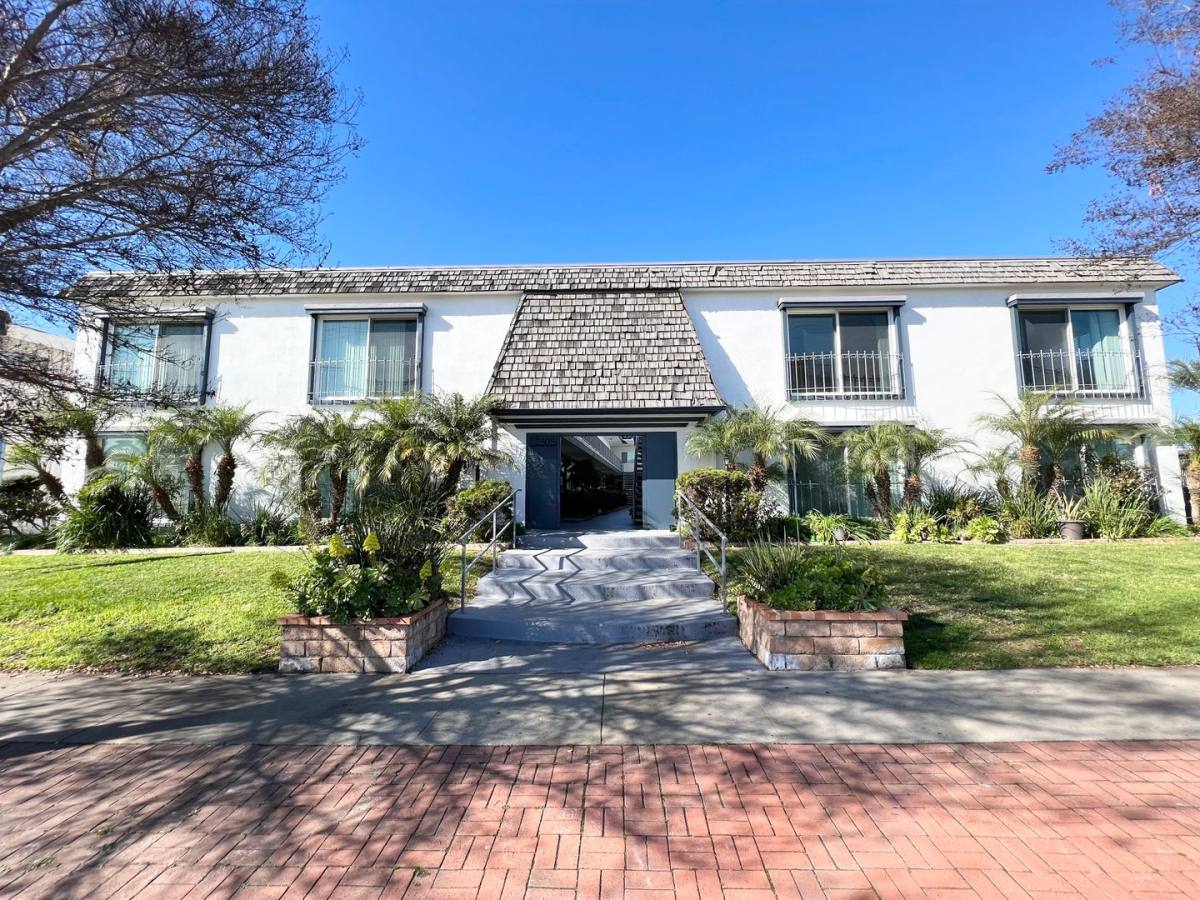 Apartment for rent at 23015 Madison St, Torrance, CA 90505