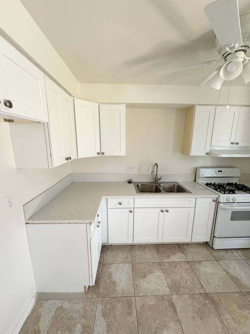 Apartment for rent at 23015 Madison St, Torrance, CA 90505