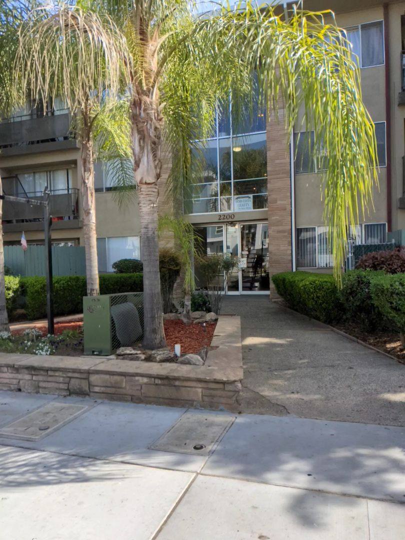 Apartment for rent at 2200 Royale Rd, Sacramento, CA 95815