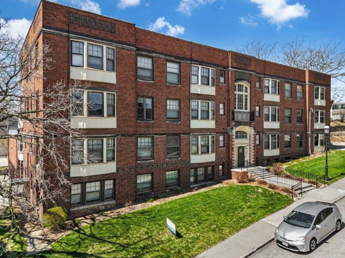 Apartment for rent at 650 16th St, Des Moines, IA 50314