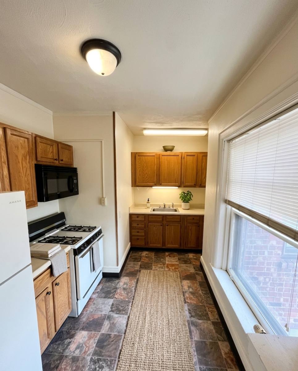 Apartment for rent at 650 16th St, Des Moines, IA 50314