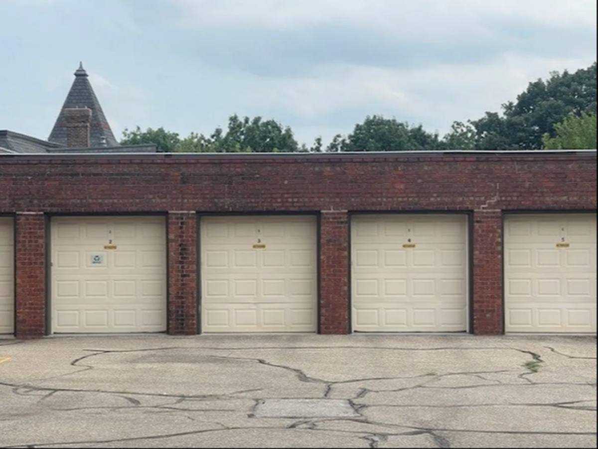 Apartment for rent at 650 16th St, Des Moines, IA 50314