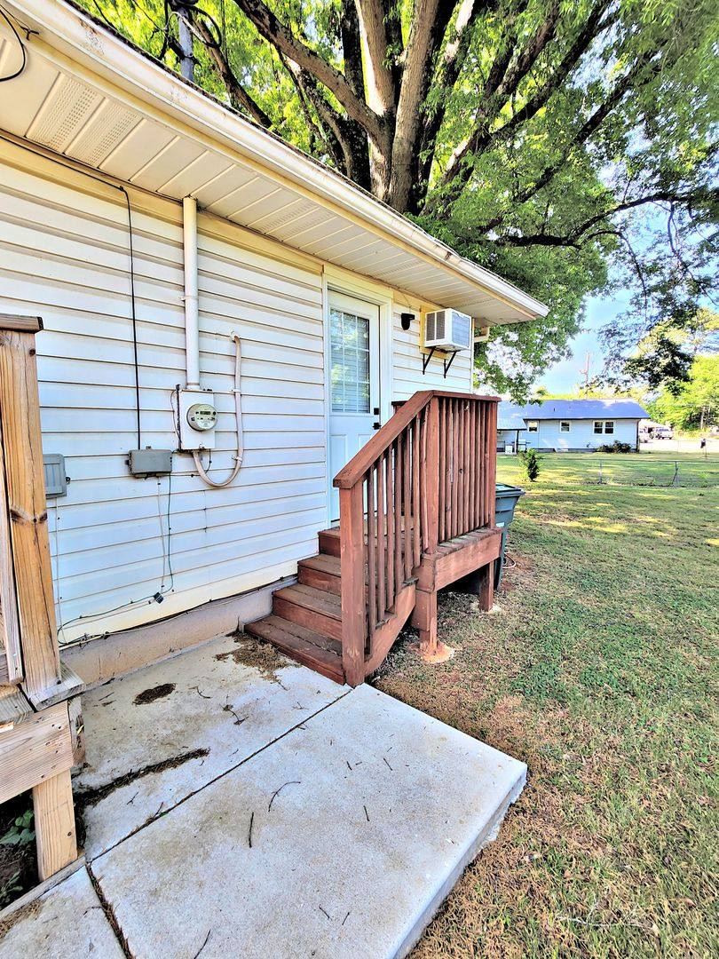 Apartment for rent at 4321 Arlington Court NW, Huntsville, AL 35805