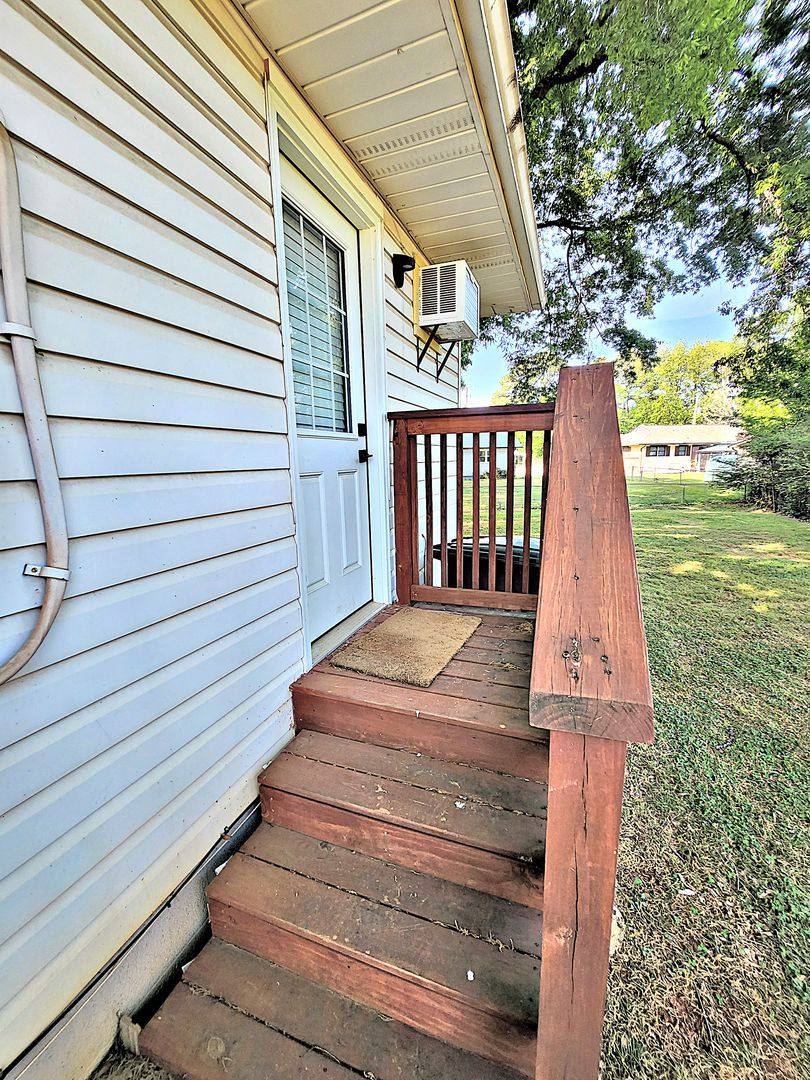 Apartment for rent at 4321 Arlington Court NW, Huntsville, AL 35805