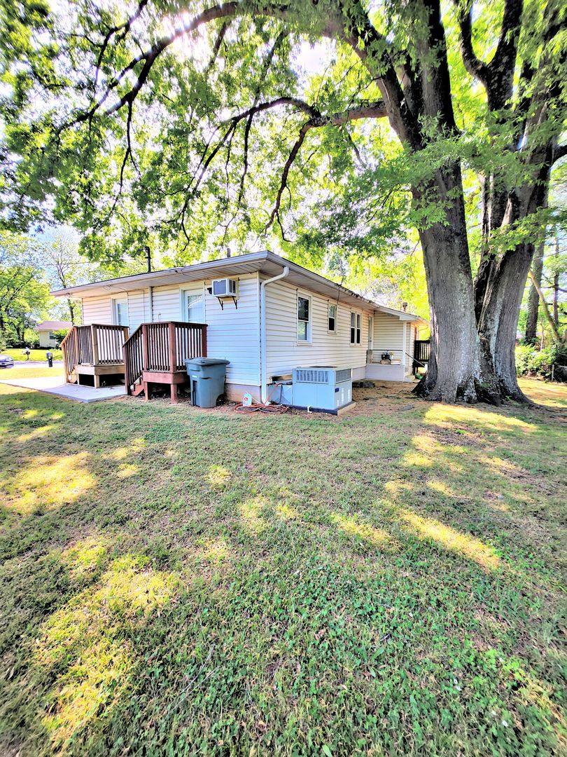 Apartment for rent at 4321 Arlington Court NW, Huntsville, AL 35805