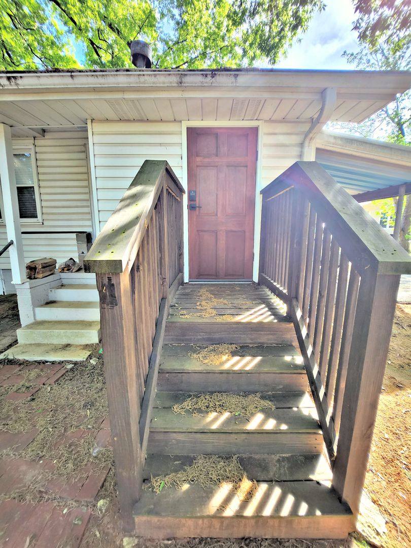 Apartment for rent at 4321 Arlington Court NW, Huntsville, AL 35805