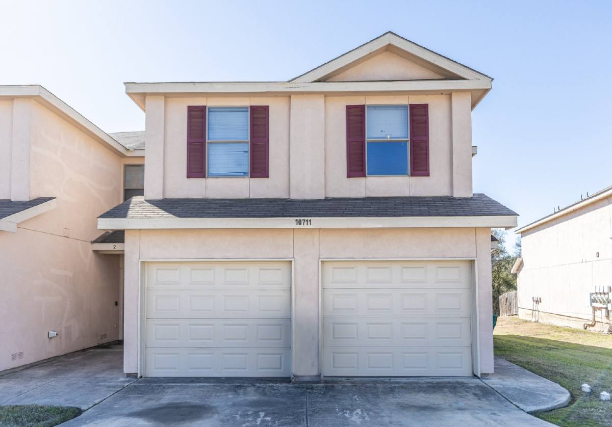 Townhouse for rent at 10711 Mathom Landing #4, Universal City, TX 78148
