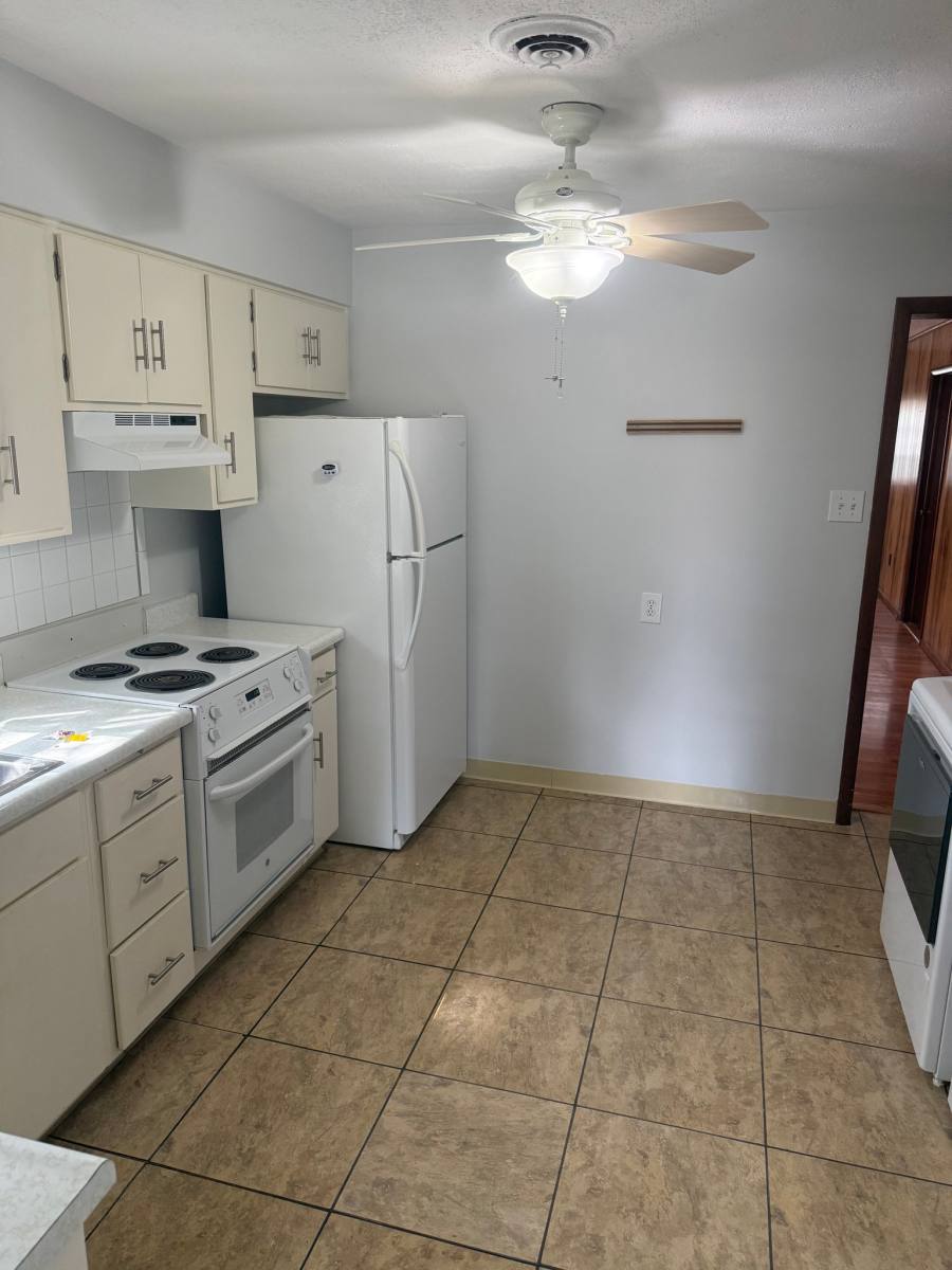 Townhouse for rent at 124 Bennett Blvd, Aliquippa, PA 15001