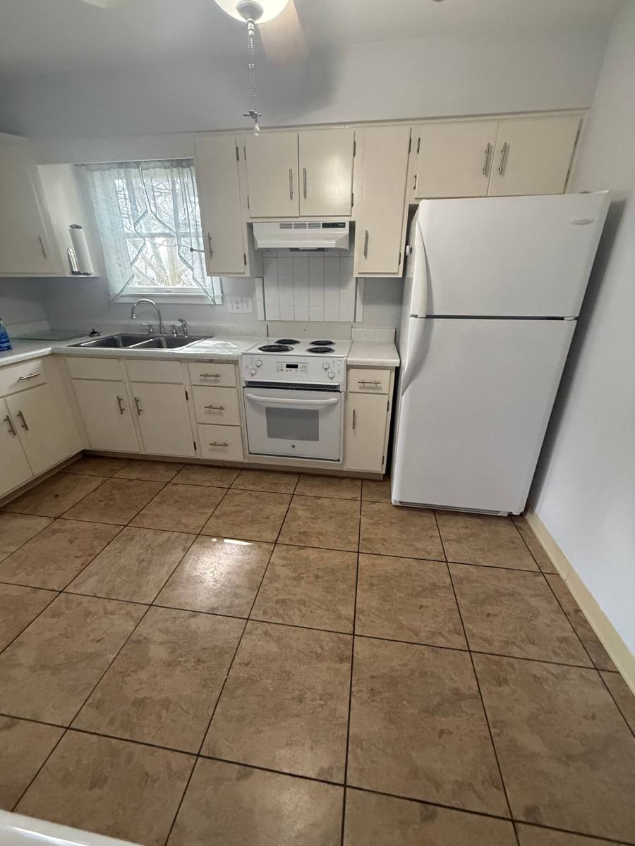 Townhouse for rent at 124 Bennett Blvd, Aliquippa, PA 15001