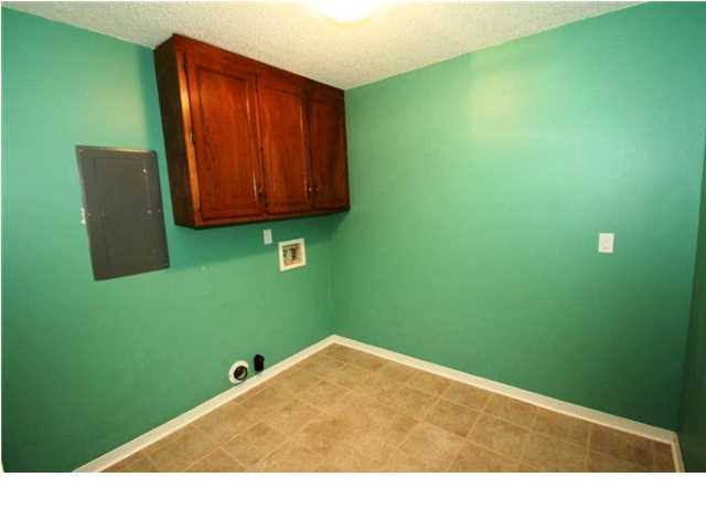 Townhouse for rent at 6028 Sussex Dr, Mobile, AL 36608