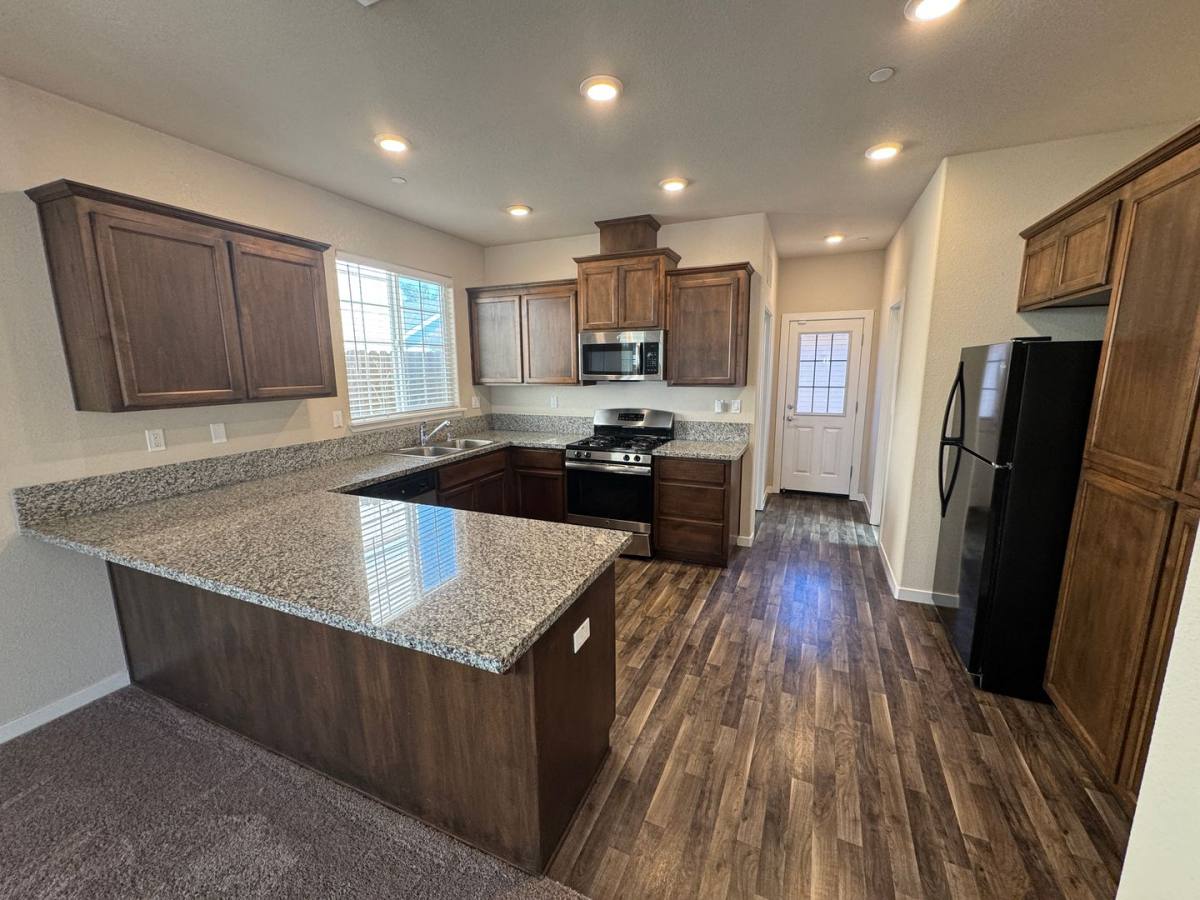 House for rent at 120 Ivy St, Roseville, CA 95678
