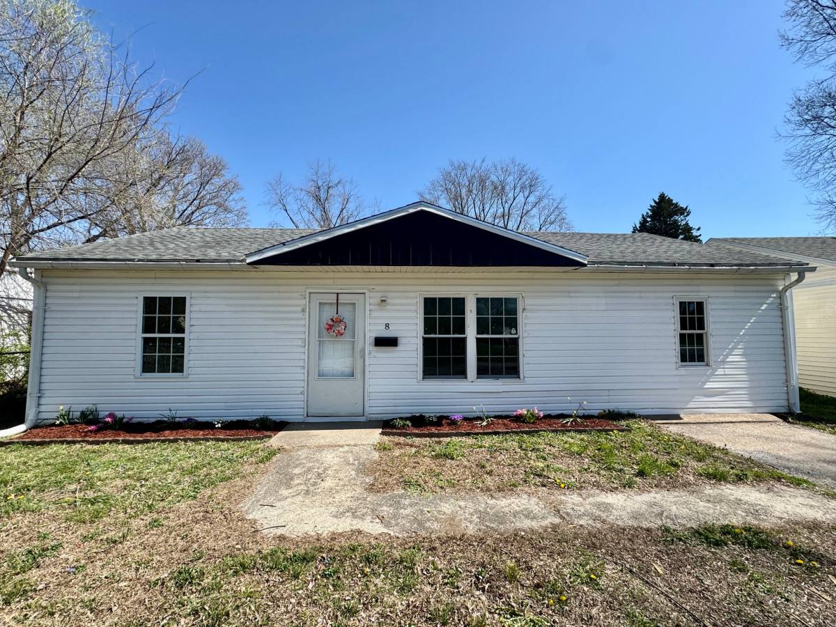 House for rent at 8 Louise Lane, East Saint Louis, IL 62206