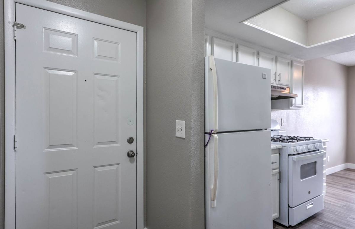 Apartment for rent at 4571 Carriage Park Dr, Las Vegas, NV 89121