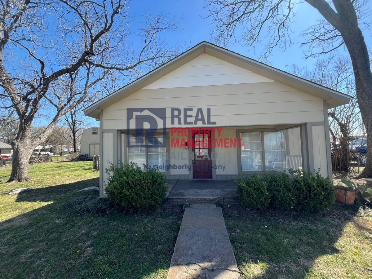 House for rent at 105 E 6th St, Tolar, TX 76476