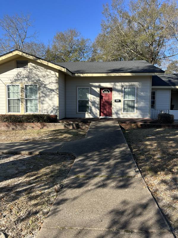 House for rent at 433 N Bowie St, Jasper, TX 75951