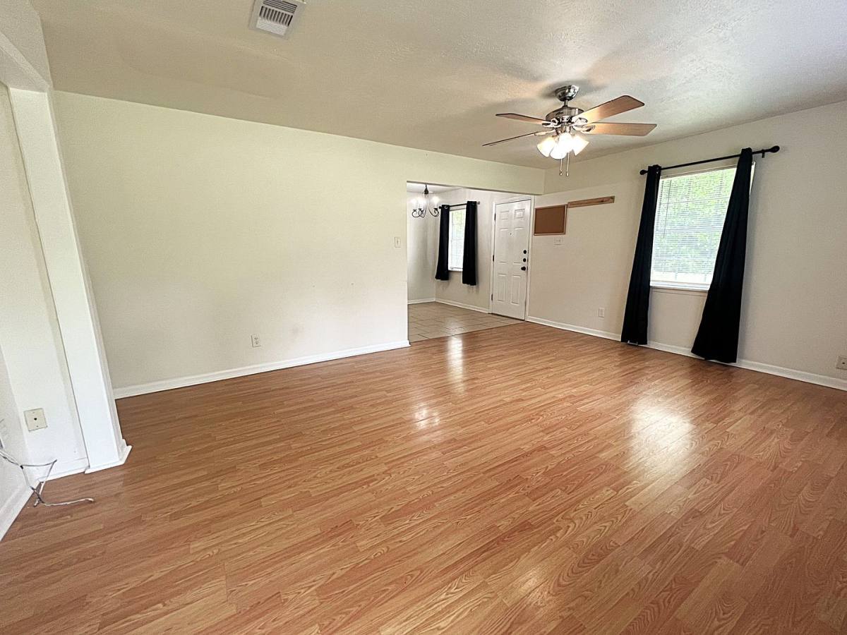 House for rent at 560 Beverly Dr, Shepherd, TX 77371