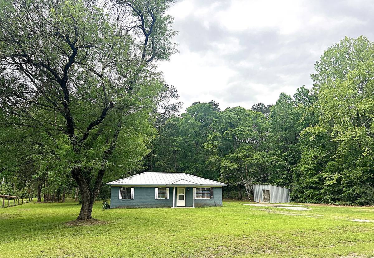 House for rent at 560 Beverly Dr, Shepherd, TX 77371