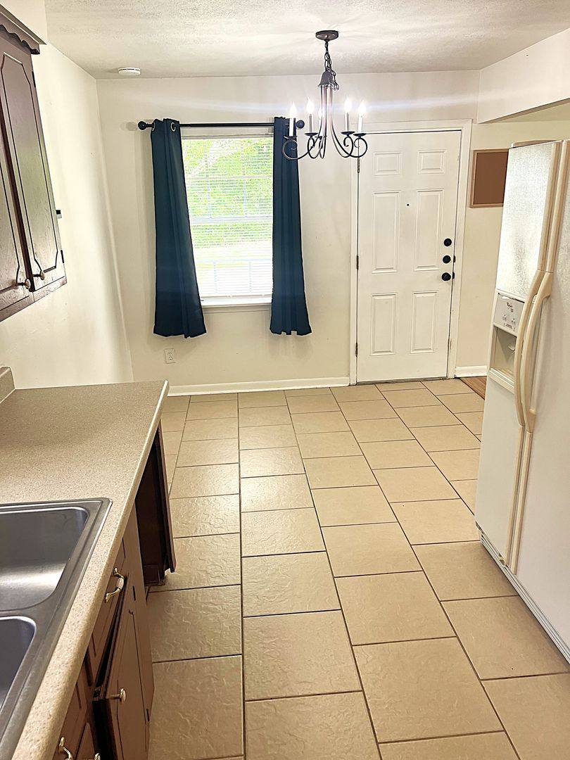 House for rent at 560 Beverly Dr, Shepherd, TX 77371