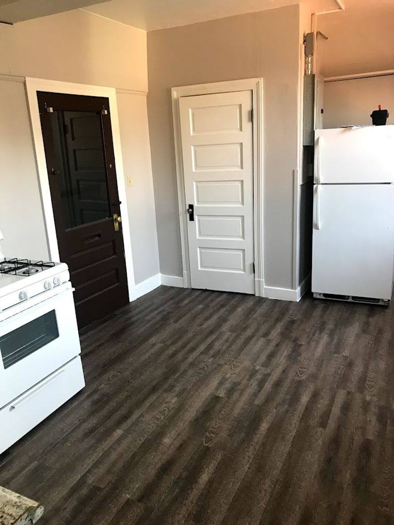 Apartment for rent at 1051-1055 Pennsylvania Ave, Tyrone, PA 16686