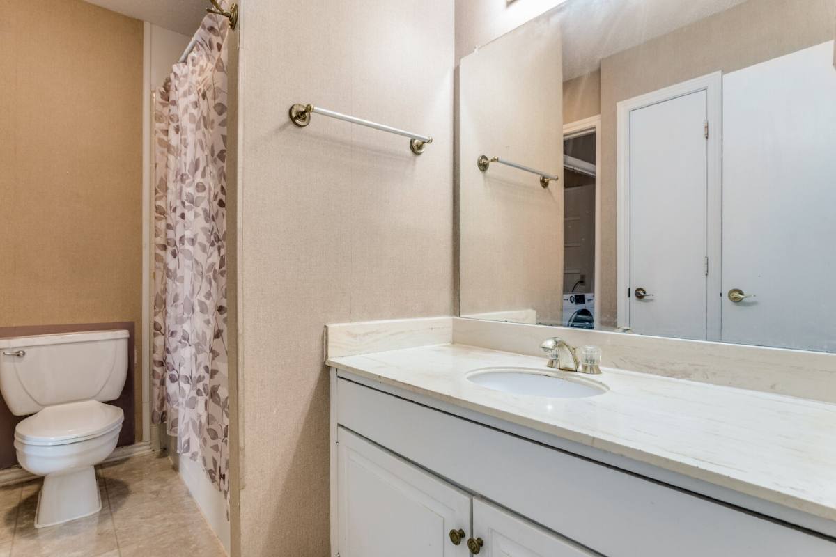 Condo for rent at 1255 Roaring Springs Rd, Fort Worth, TX 76114