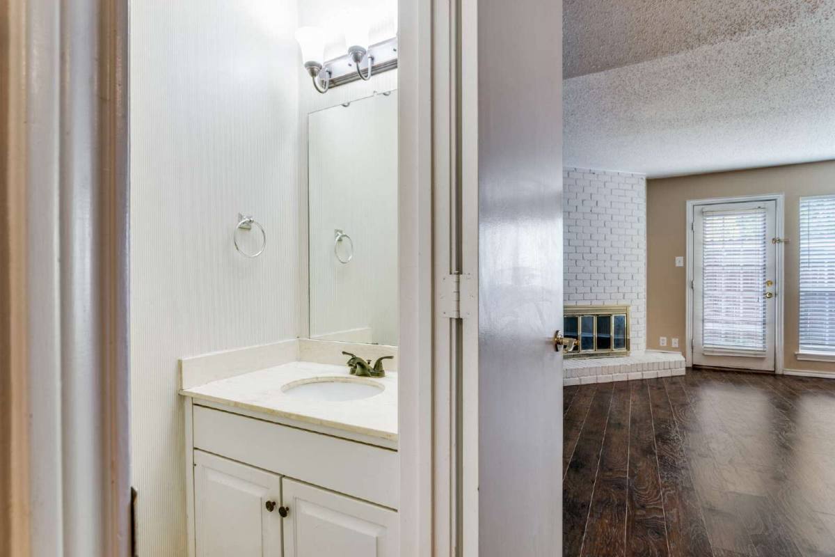 Condo for rent at 1255 Roaring Springs Rd, Fort Worth, TX 76114