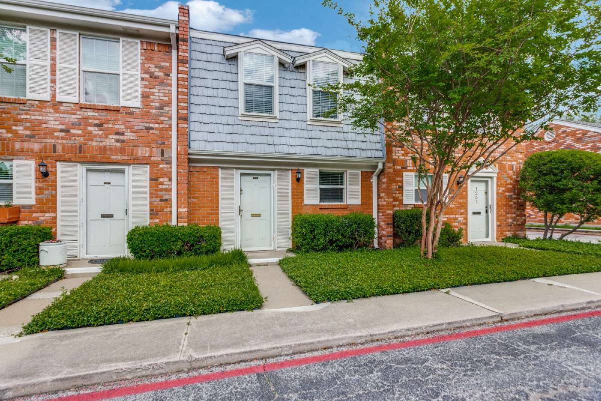 Condo for rent at 1255 Roaring Springs Rd, Fort Worth, TX 76114