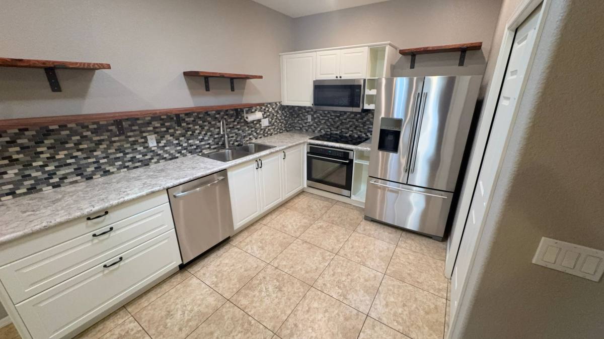 Condo for rent at 2101 S Yellow Wood, Mesa, AZ 85209