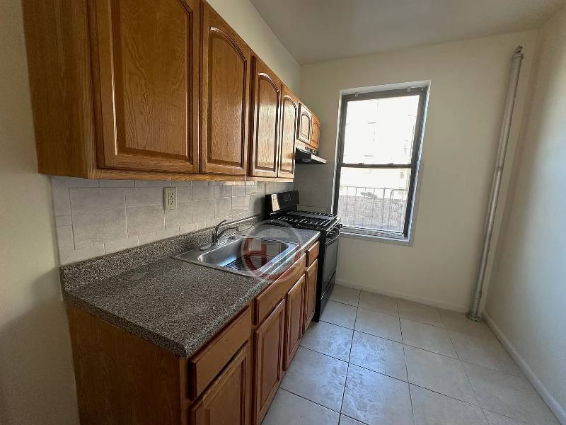 Apartment for rent at 3132 Buhre Ave #3, Bronx, NY 10461