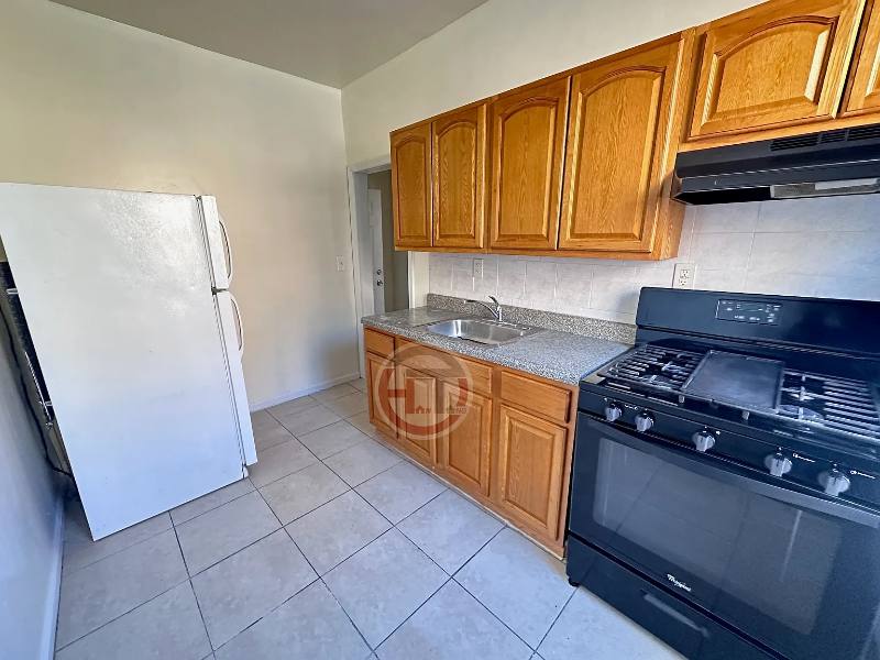 Apartment for rent at 3132 Buhre Ave #3, Bronx, NY 10461