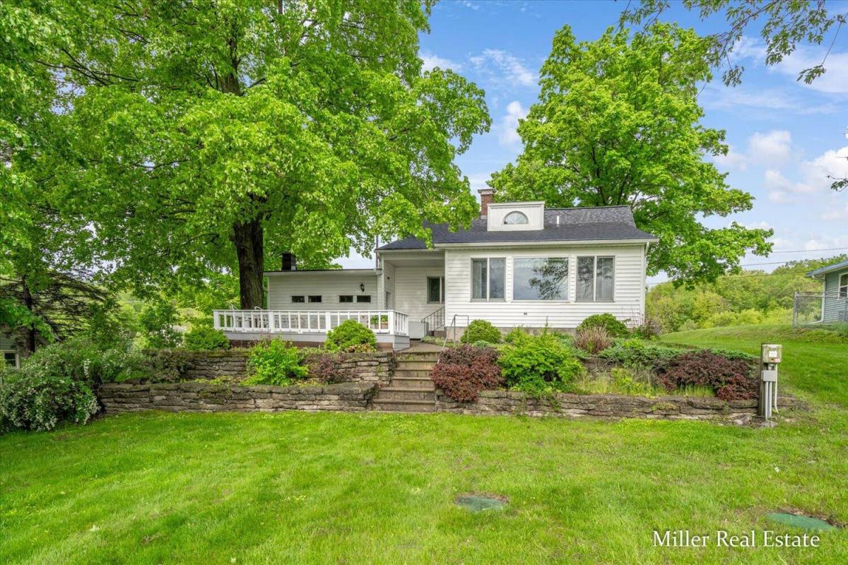 House for rent at 2122 N M 43 Highway, Hastings, MI 49058