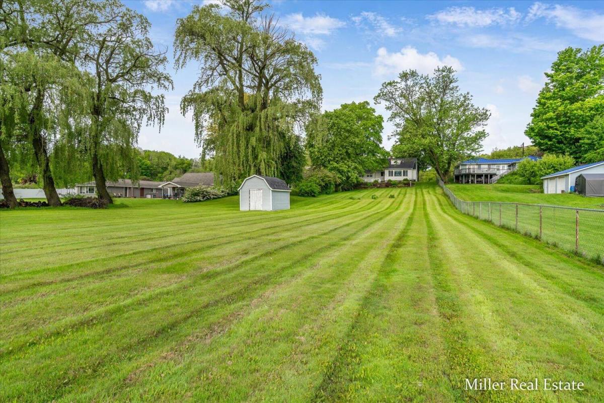 House for rent at 2122 N M 43 Highway, Hastings, MI 49058