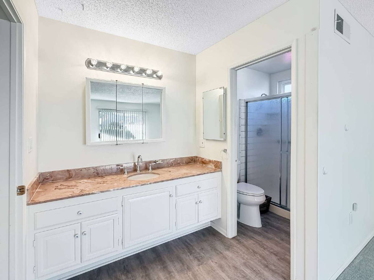 Apartment for rent at 26827 Circle of The Oaks, Newhall, CA 91321