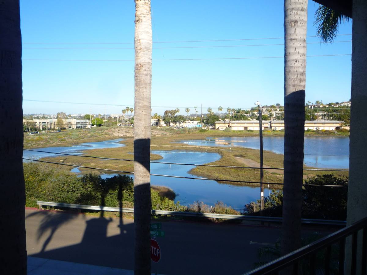 Condo for rent at 2828 Famosa Blvd, San Diego, CA 92107