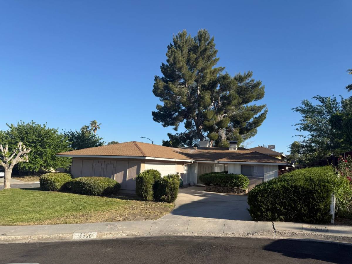 House for rent at 14236 Oxford Place, Victorville, CA 92395