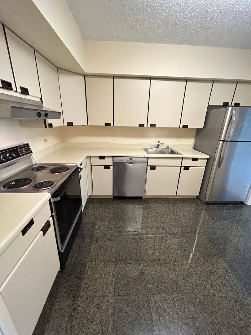 4550 N Park Ave, Chevy Chase, MD 20815 - Condo for Rent - Image 2